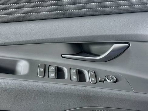 Certified 2025 Hyundai Elantra Sport FWD image 13