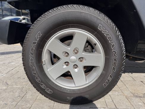 Used 2018 Jeep Wrangler Unlimited Sport S AWD/4WD image 10
