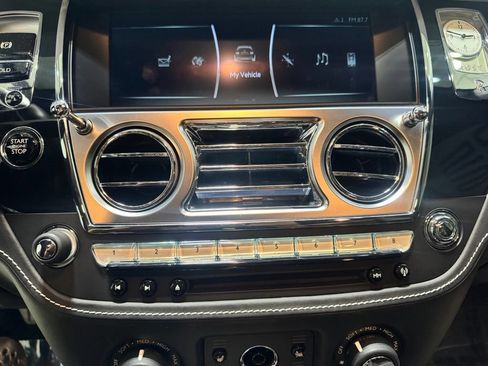 Used 2018 Rolls-Royce Ghost w/ Dynamic Package RWD image 34