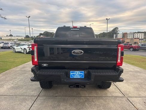 Used 2023 Ford F250 Lariat w/ Lariat Ultimate Package image 6