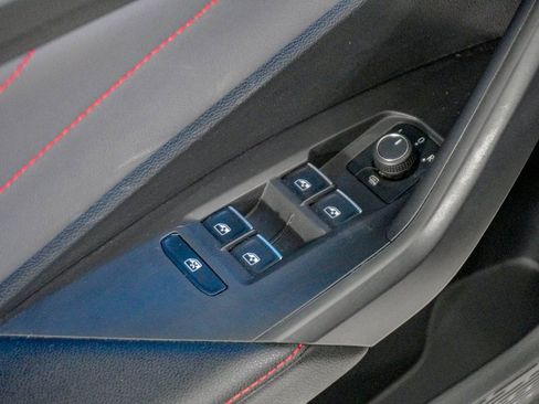 Used 2025 Volkswagen Jetta GLI Autobahn image 17