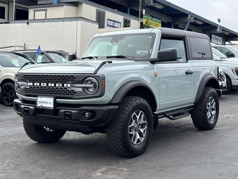 Certified 2023 Ford Bronco Badlands AWD/4WD image 4