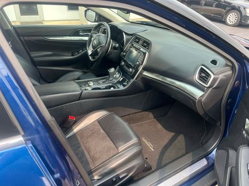Used 2018 Nissan Maxima SR FWD image 9