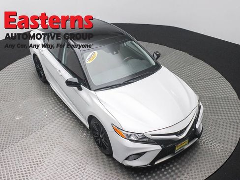 Used 2020 Toyota Camry XSE FWD image 3