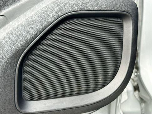 Used 2019 Nissan Titan SV w/ SV Convenience Package AWD/4WD image 19