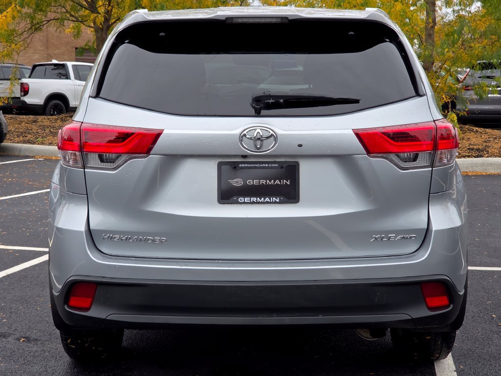 Used 2018 Toyota Highlander XLE AWD/4WD image 25