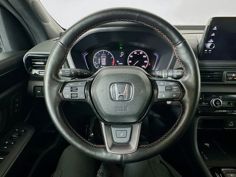 Used 2023 Honda Pilot TrailSport image 11
