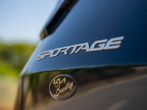 Used 2023 Kia Sportage EX image 16