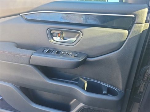 Used 2025 Honda Pilot Sport image 20