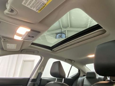 Used 2022 Nissan Altima 2.5 SR w/ Midnight Edition Package image 14