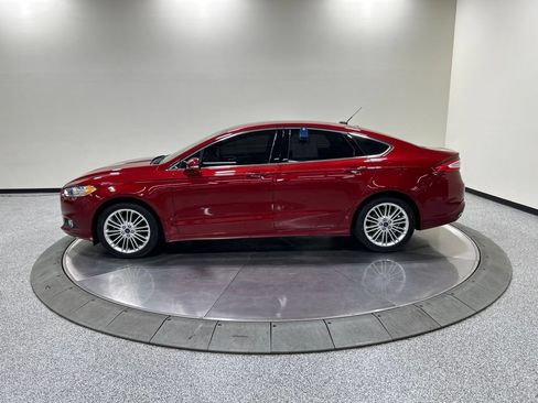 Used 2016 Ford Fusion SE w/ Equipment Group 202A FWD image 9