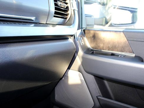 Used 2024 Ford F250 Lariat w/ Black Appearance Package image 20