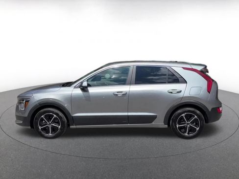 Used 2026 Kia Niro LX FWD image 9