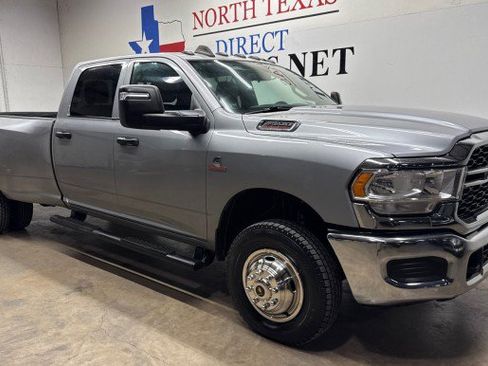 Used 2024 RAM 3500 Tradesman w/ Chrome Appearance Group AWD/4WD image 3