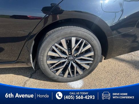 Used 2025 Nissan Altima 2.5 SV AWD/4WD image 10