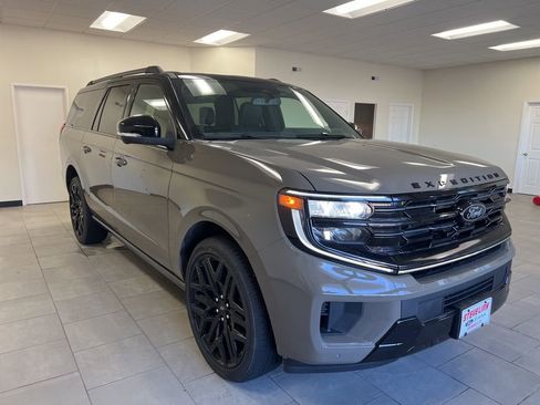 New 2026 Ford Expedition Max Platinum w/ Stealth Performance Package AWD/4WD image 4