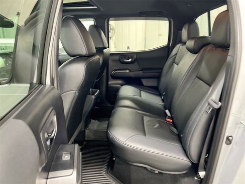 Used 2019 Toyota Tacoma TRD Off-Road image 23