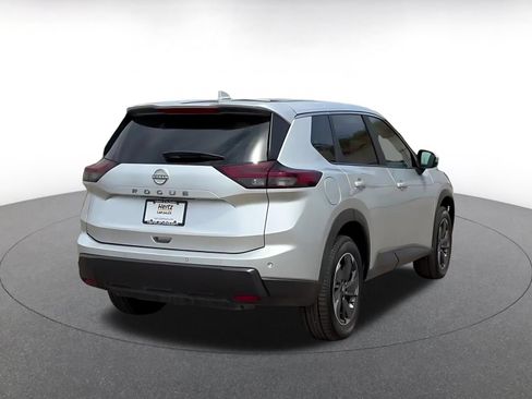 Used 2025 Nissan Rogue SV FWD image 11
