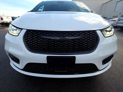 New 2026 Chrysler Pacifica Limited