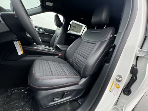 New 2026 Ford Explorer ST-Line w/ ST-Line Street Pack image 13