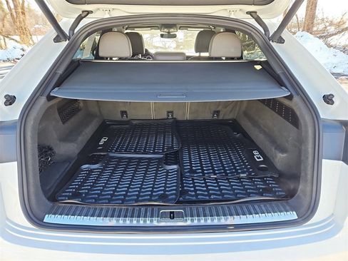 Used 2019 Audi Q8 Premium Plus w/ Premium Plus image 37