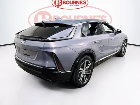 Used 2024 Cadillac Lyriq Luxury AWD/4WD image 10