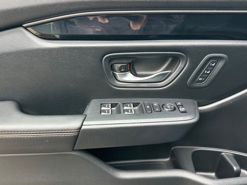 Used 2024 Honda Pilot TrailSport image 14