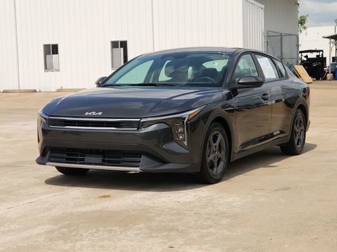 Used 2025 Kia K4 FWD image 3