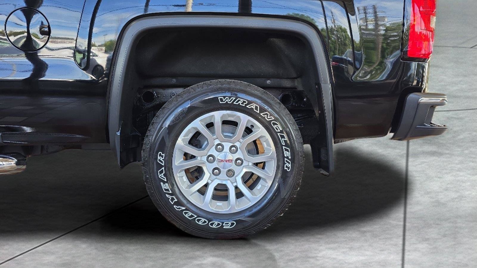 Used 2018 GMC Sierra 1500 SLE w/ SLE Value Package AWD/4WD image 29