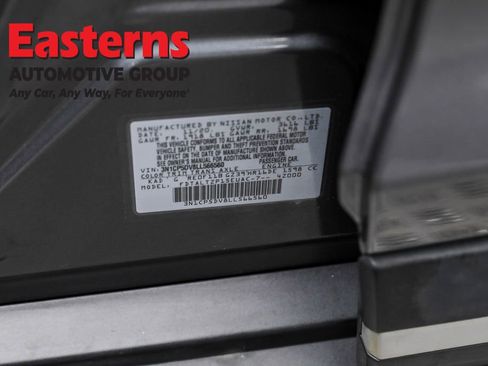 Used 2020 Nissan Kicks SR image 32