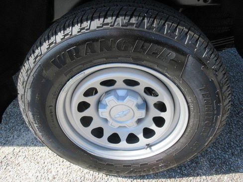 New 2025 Chevrolet Colorado W/T image 11