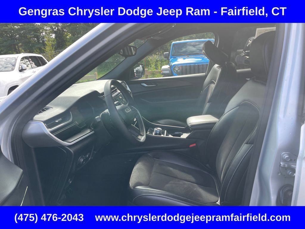 Used 2023 Jeep Grand Cherokee L Altitude AWD/4WD image 52