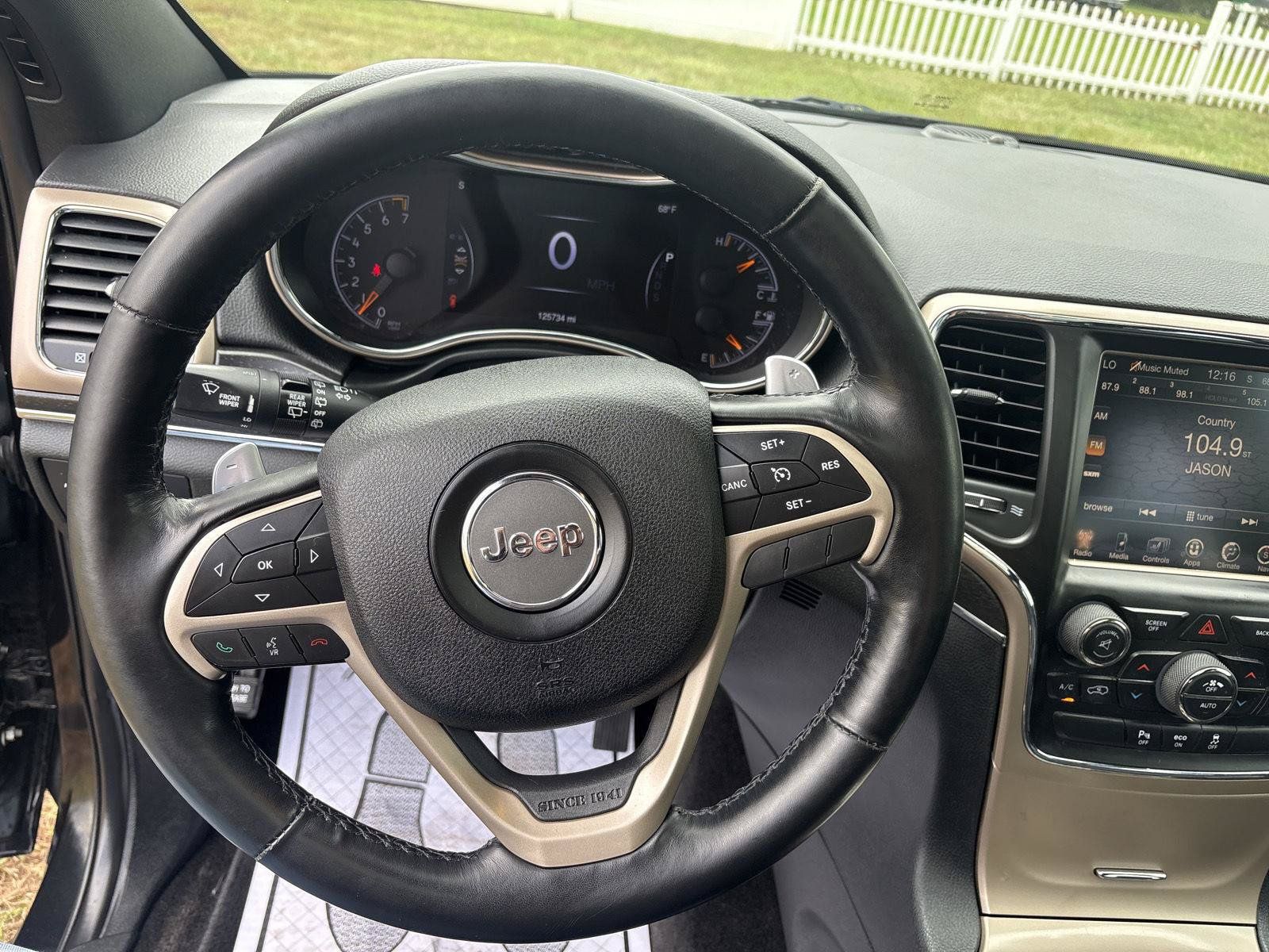 Used 2015 Jeep Grand Cherokee Limited w/ Luxury Group II AWD/4WD image 17