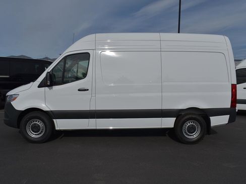 New 2025 Mercedes-Benz Sprinter 2500 image 4