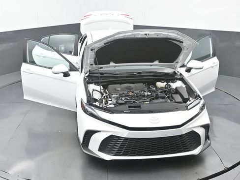 Used 2025 Toyota Camry SE w/ Convenience Package FWD image 33