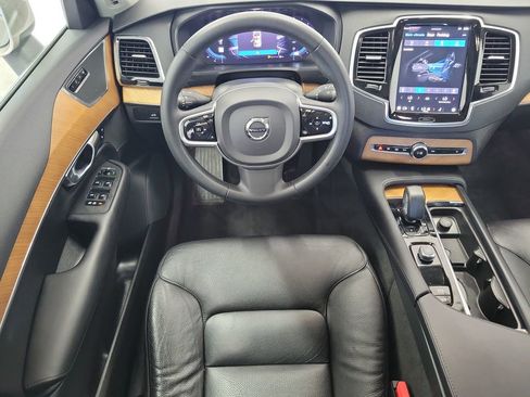 Used 2023 Volvo XC90 B6 Plus AWD/4WD image 18