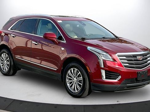 Used 2017 Cadillac XT5 Luxury w/ Driver Awareness Package image 2