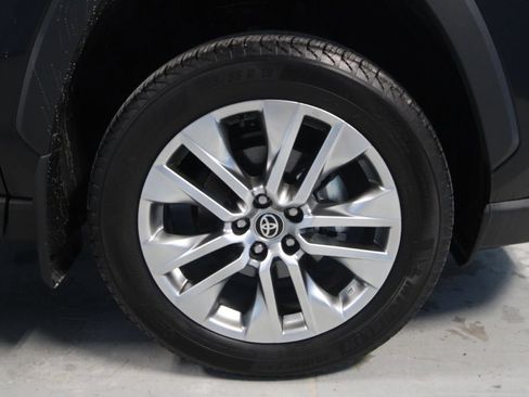 Used 2025 Toyota RAV4 XLE Premium w/ Weather Package AWD/4WD image 37