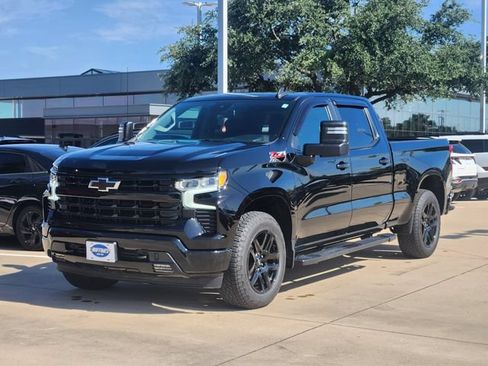 Used 2024 Chevrolet Silverado 1500 RST w/ Z71 Off-Road Package AWD/4WD image 2