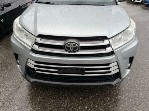 Used 2019 Toyota Highlander XLE AWD/4WD image 8