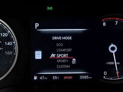 Used 2025 Genesis G70 3.3T Advanced image 6