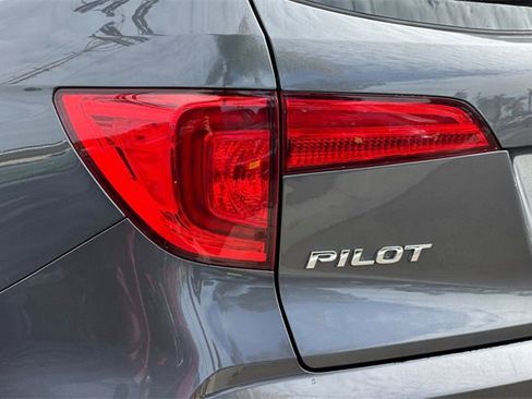 Certified 2018 Honda Pilot LX image 30