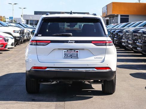 Used 2025 Jeep Grand Cherokee Laredo X RWD image 5