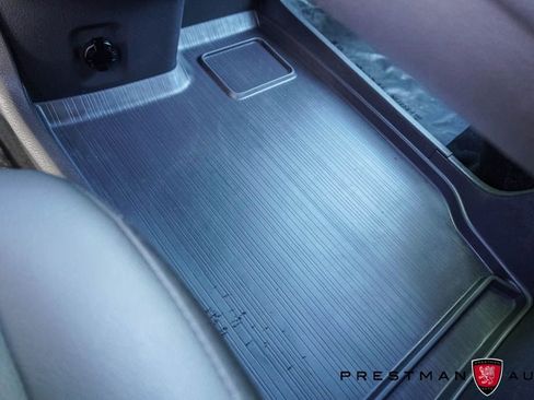 Used 2024 Toyota Sienna XLE image 38