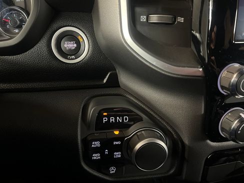 Used 2025 RAM 1500 Big Horn AWD/4WD image 32