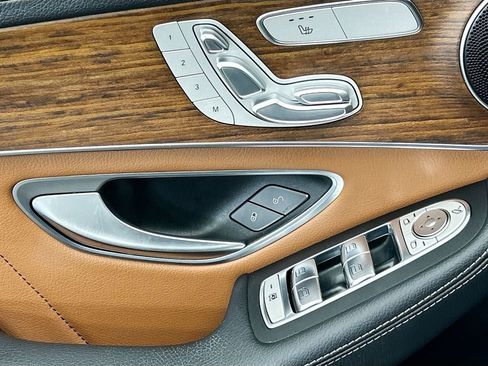 Used 2023 Mercedes-Benz GLC 300 4MATIC Coupe image 21