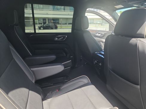 Used 2023 Chevrolet Suburban Premier image 26