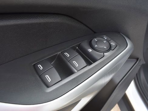 New 2026 Chevrolet Trax LS w/ LS Convenience Package FWD image 12