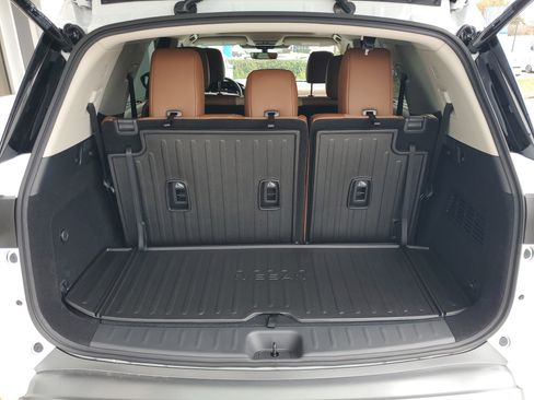 New 2026 Nissan Pathfinder Platinum image 6