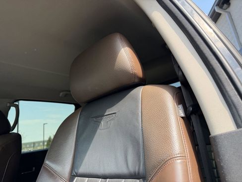 Used 2017 Nissan Titan Platinum Reserve image 9